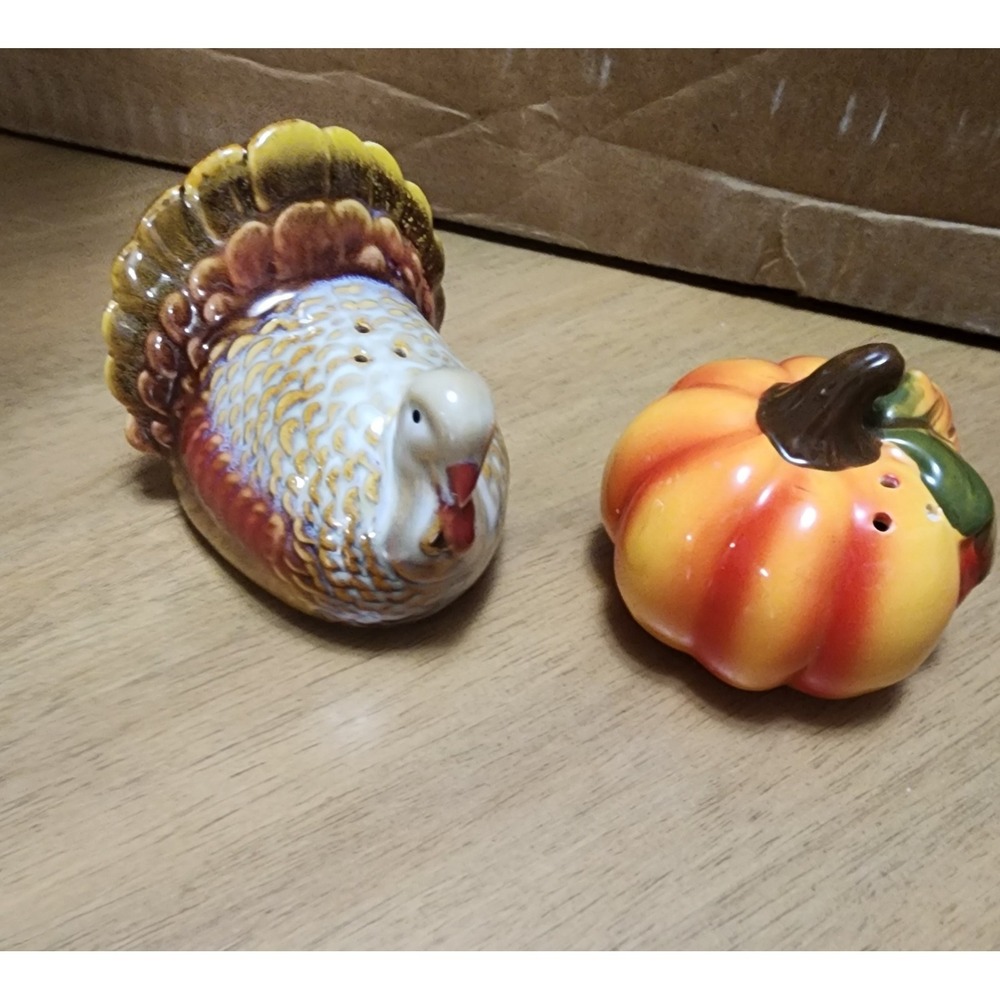 Thanksgiving Fall Salt And Pepper Shaker Turkey Pumpkin Ceramic Set